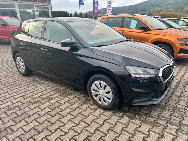 Skoda Fabia Active 8xRad Einparkhilfe Sitzheizung Klim — Bild 2