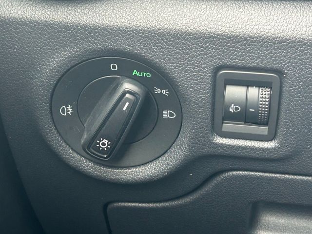 Skoda Fabia Active 8xRad Einparkhilfe Sitzheizung Klim — Bild 11