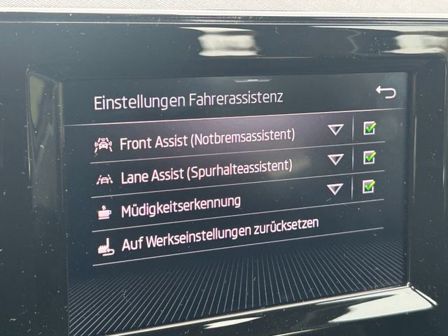 Skoda Fabia Active 8xRad Einparkhilfe Sitzheizung Klim — Bild 12
