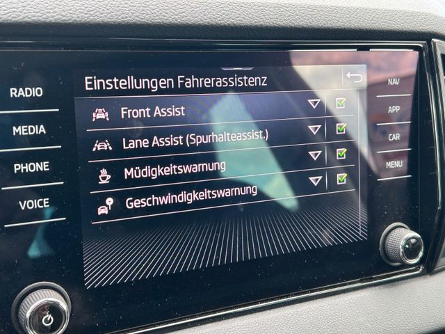 Skoda Karoq Selection DSG DplBoden ElektrHeck Navi — Bild 18