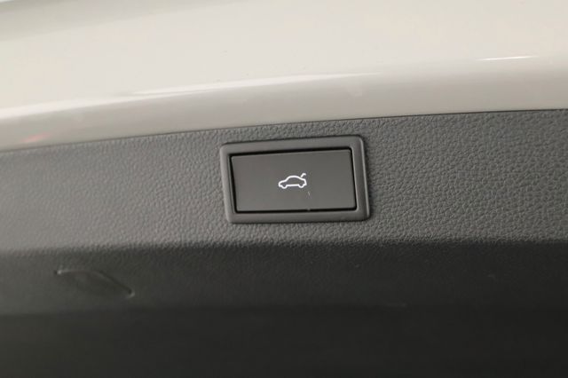 Skoda Karoq Sportline 360Kam Matrix Canton 19" NaviCol — Bild 24
