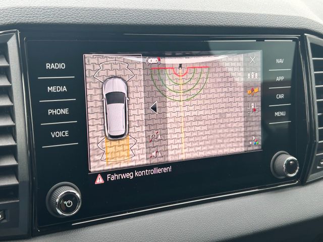 Skoda Karoq FL DSG Sportline AHK BehWind 5JGarantie — Bild 34
