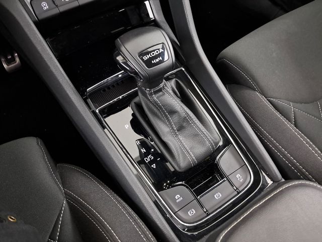 Skoda Karoq Sportline 2.0TDI 4x4 360Kam AHK 19" — Bild 17
