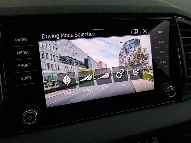 Skoda Karoq Sportline 2.0TDI 4x4 360Kam AHK 19" — Bild 21
