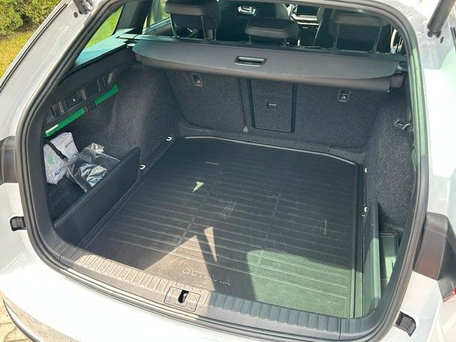 Skoda Octavia IV Combi 1.5 mHEV Sportline AHK Assist+ — Bild 8
