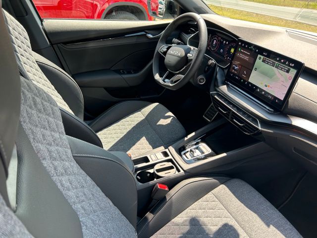 Skoda Octavia IV Combi 1.5 mHEV Sportline AHK Assist+ — Bild 22