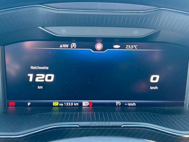 Skoda Superb  Combi 2.0TDI  Sportline Standheiz Matrix — Bild 20