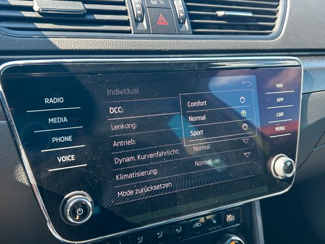 Skoda Superb  Combi 2.0TDI  Sportline Standheiz Matrix — Bild 26