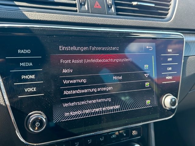 Skoda Superb  Combi 2.0TDI  Sportline Standheiz Matrix — Bild 31