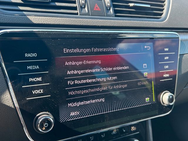 Skoda Superb  Combi 2.0TDI  Sportline Standheiz Matrix — Bild 32